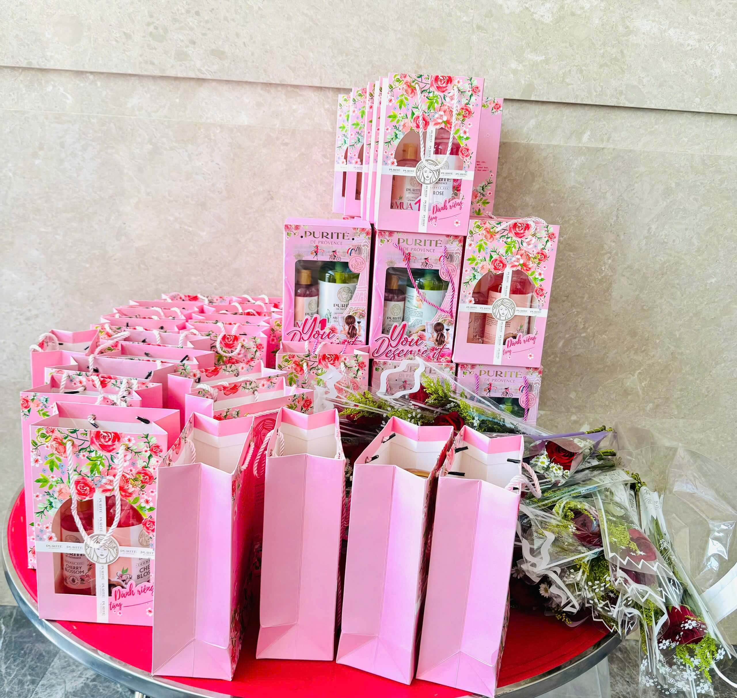 庆祝3/8国际妇女节快乐